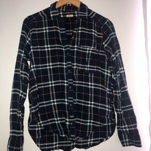 💙💙💙Navy plaid button up💙💙💙